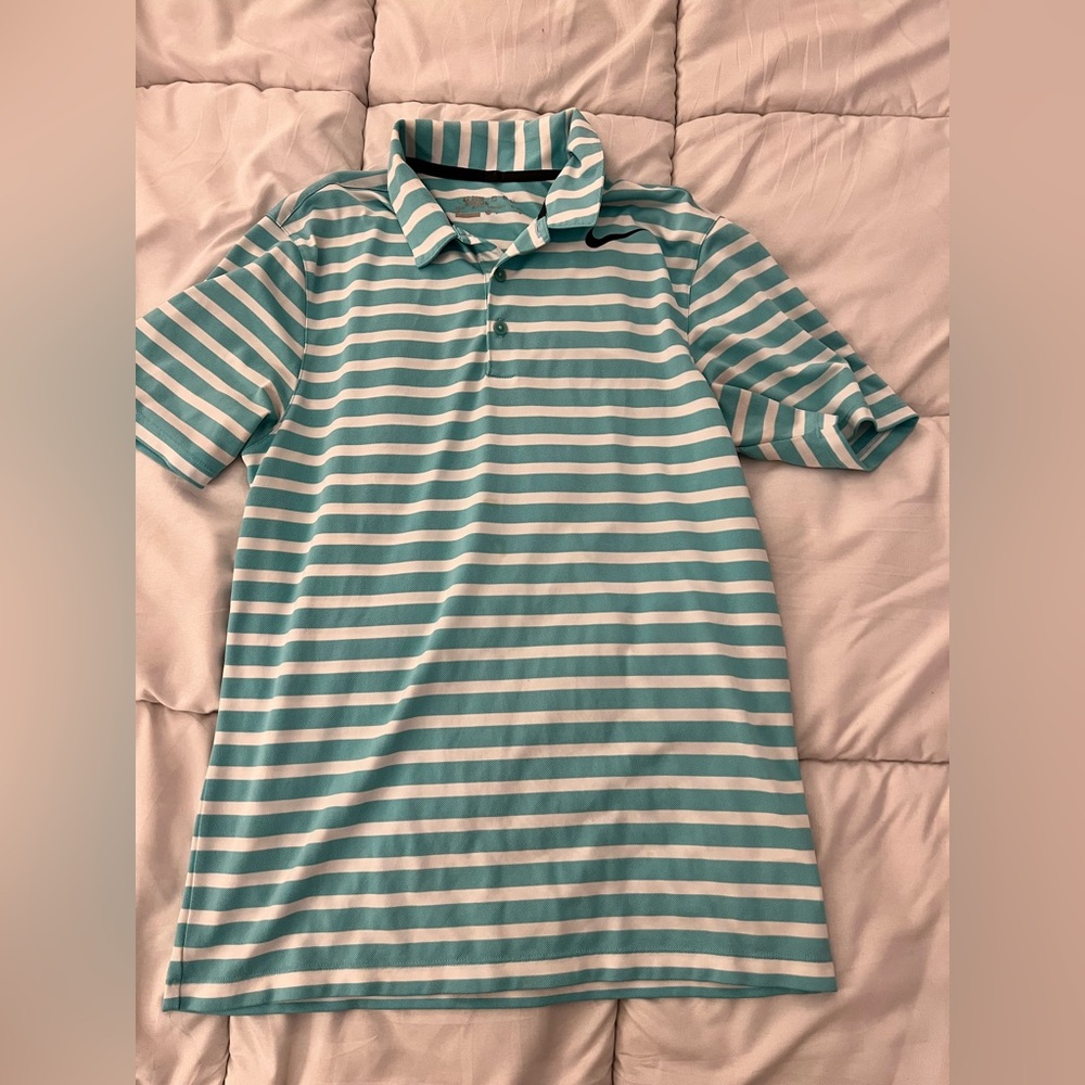 Nike golf shirt
Size small